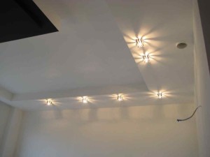 Гипсокартоновый потолок с подсветкой